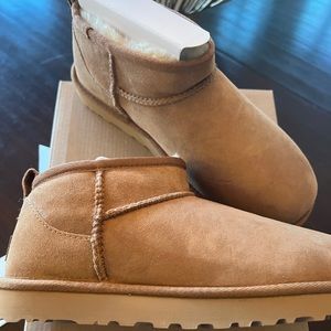 Ugg ultra mini chestnut boots 🤎 NEW box and bag
